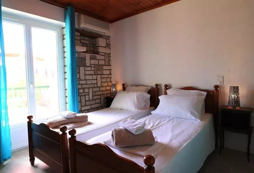 Hotelli 30 Rte De Vallon Pont D Arc