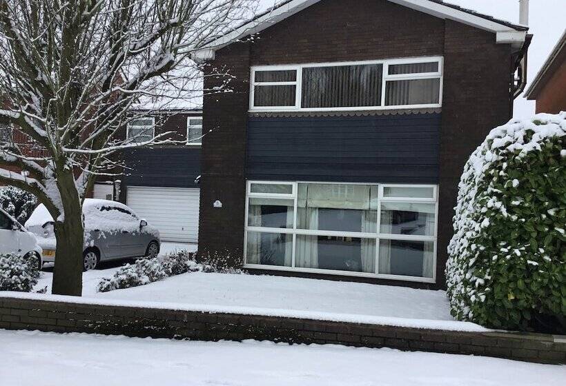 בית מלון כפרי 5 Ravenhurst Drive