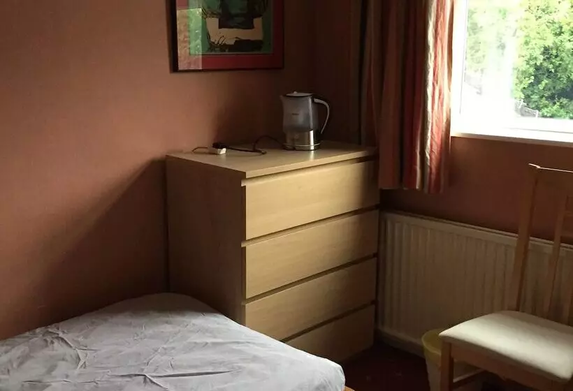 ホテル 5 Ravenhurst Drive