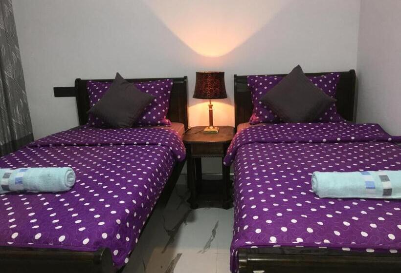 Hotelli The Cubes Ella