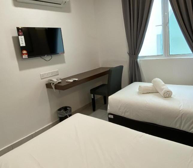 هتل Cafe & Capital O 90756 Cara Hulu