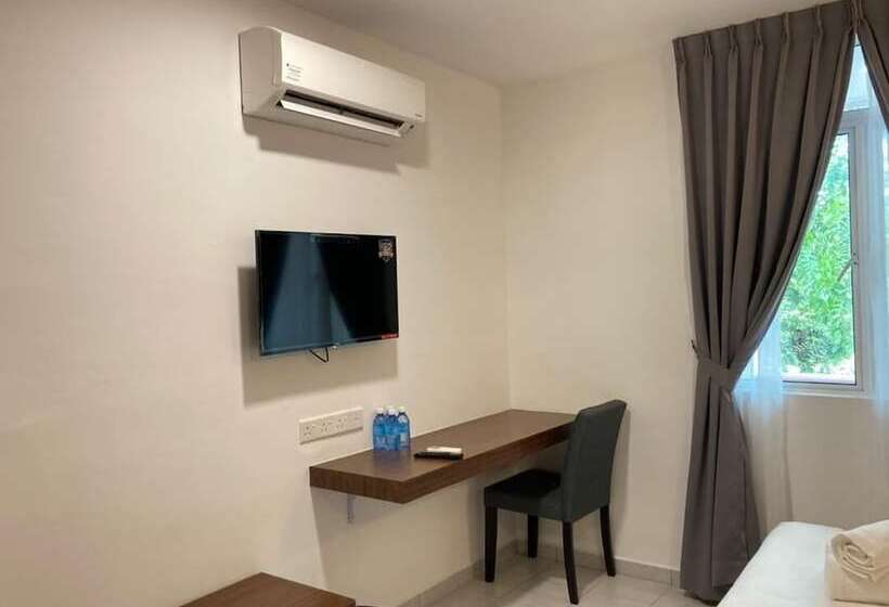 هتل Cafe & Capital O 90756 Cara Hulu