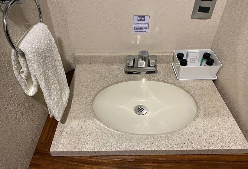 Отель Central Pirámides