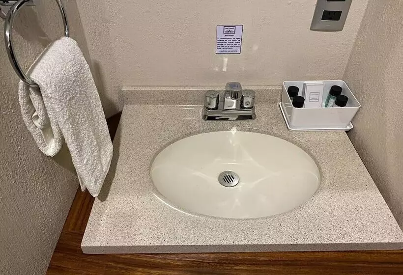 ホテル Central Pirámides