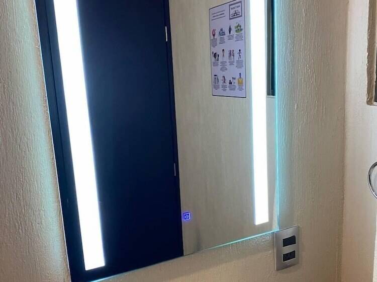 Отель Central Pirámides