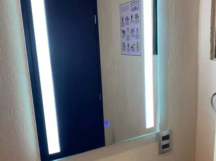 ホテル Central Pirámides