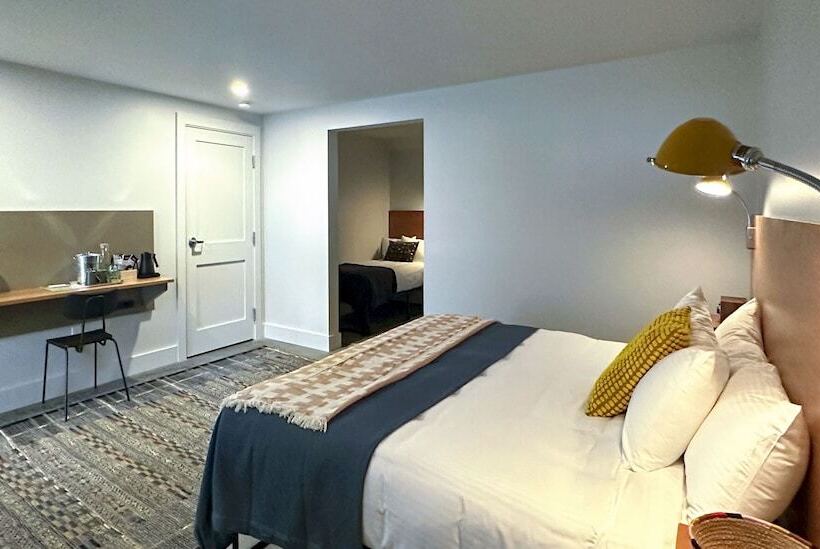 ホテル Madbush Falls