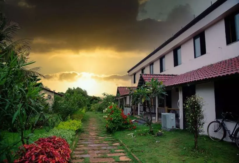 Hotelli Sterling Banashree Badami