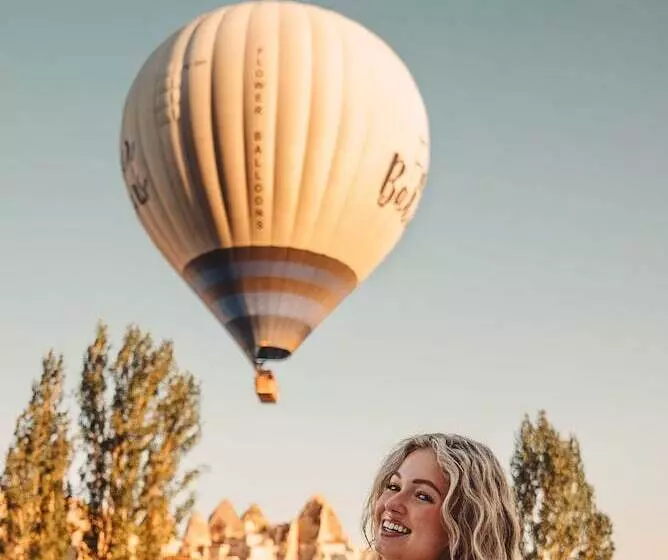 ホテル Cappadocia Secret Hill Cave Suites