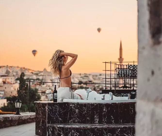 ホテル Cappadocia Secret Hill Cave Suites