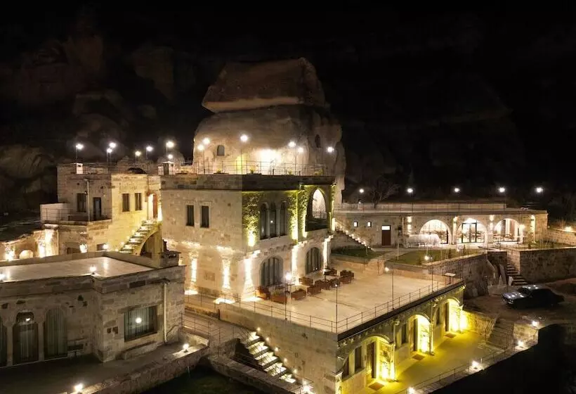 ホテル Cappadocia Secret Hill Cave Suites