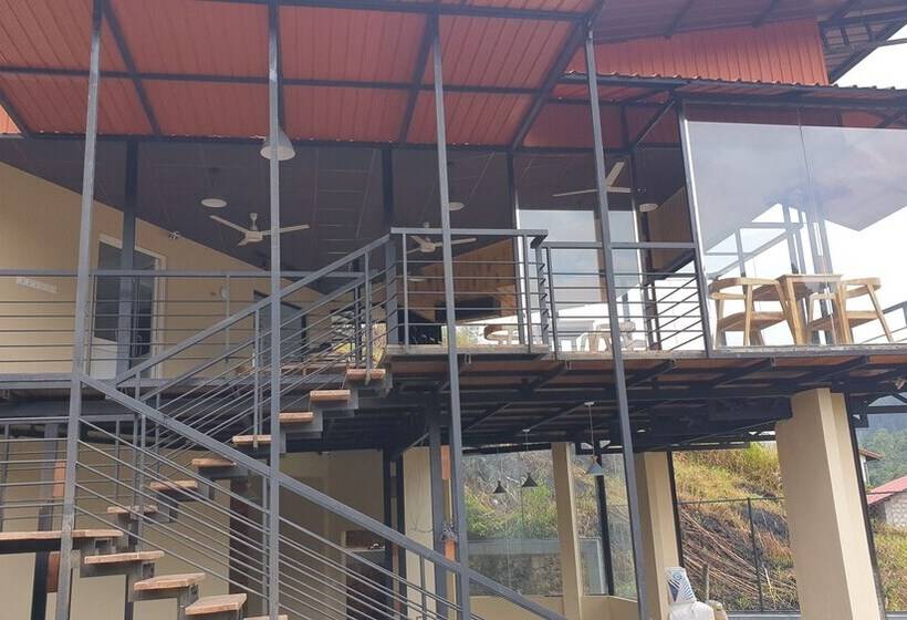 Hotelli The Cubes Ella