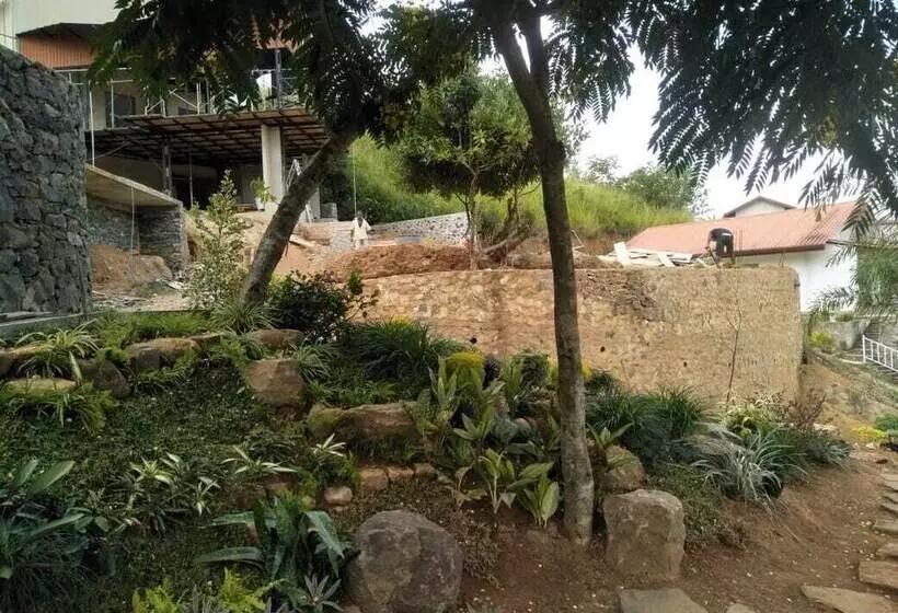 Hotelli The Cubes Ella