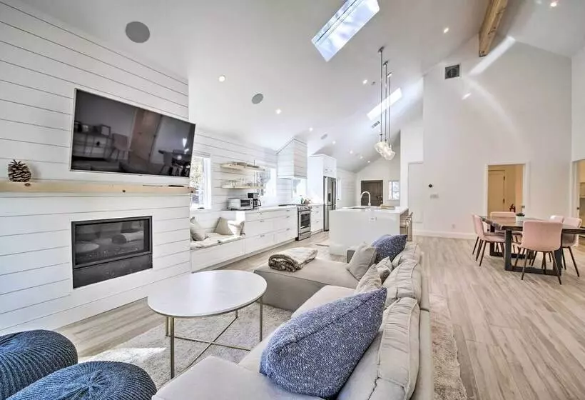 Half Mi To Big Bear Lake: Modern Home W/ Deck