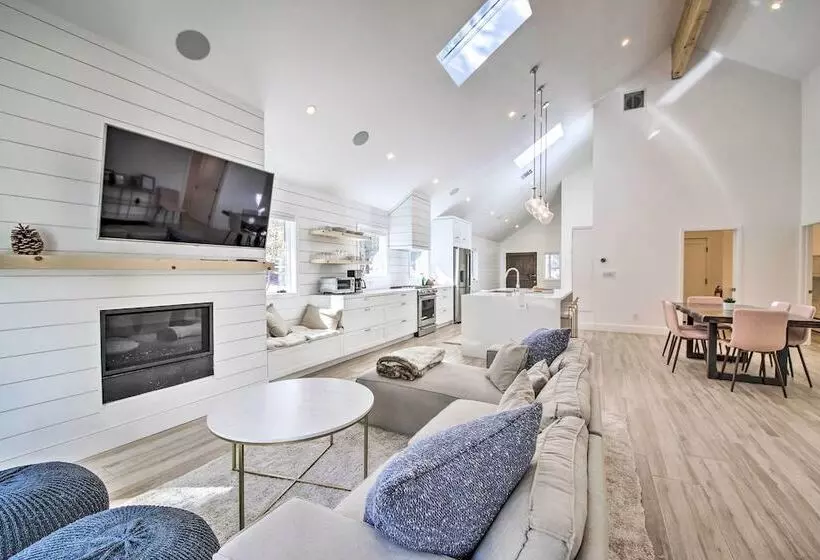 Half Mi To Big Bear Lake: Modern Home W/ Deck