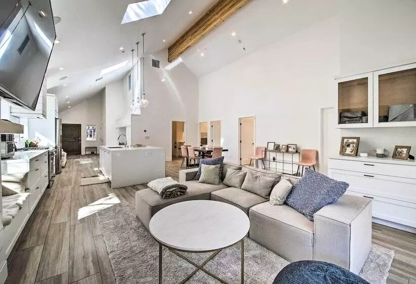 Half Mi To Big Bear Lake: Modern Home W/ Deck