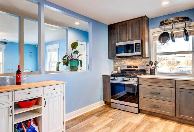 Pet Friendly Denver Home: Walk To Restaurants