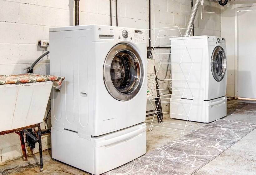 Pet Friendly Denver Home: Walk To Restaurants