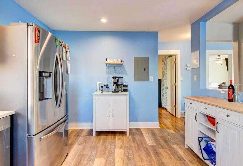 Pet Friendly Denver Home: Walk To Restaurants