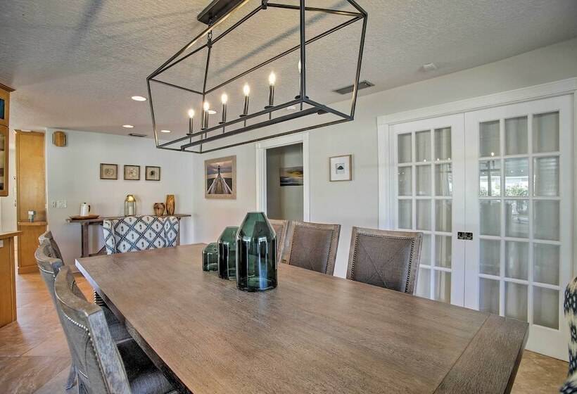 Riviera Beach Home W/ Pool Walk To Beaches!