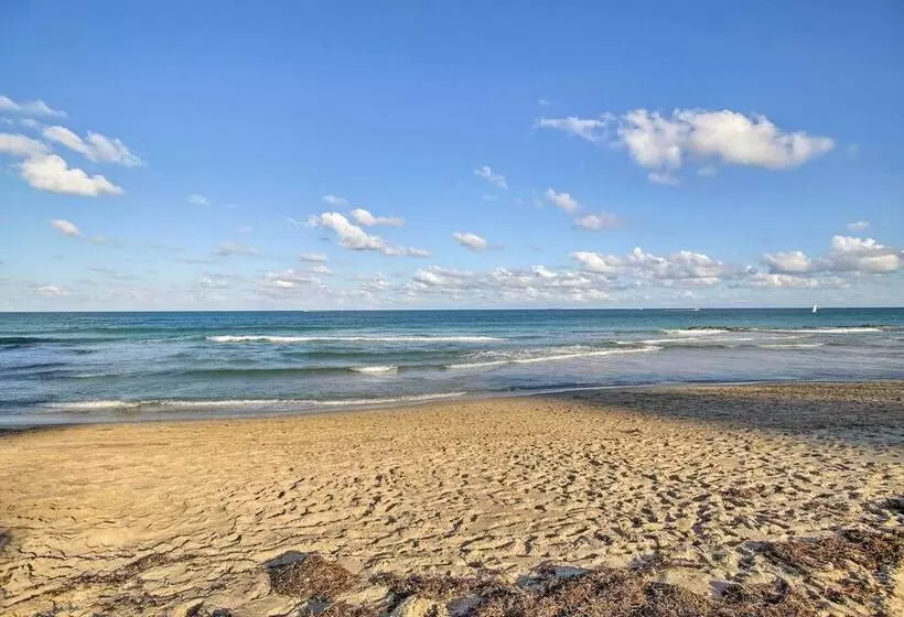 Riviera Beach Home W/ Pool   Walk To Beaches!