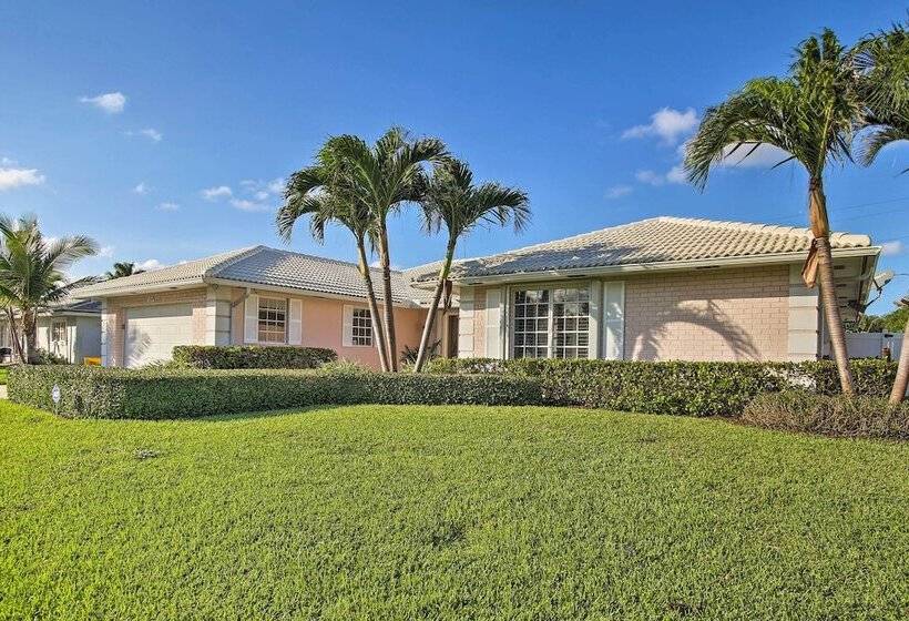 Riviera Beach Home W/ Pool Walk To Beaches!