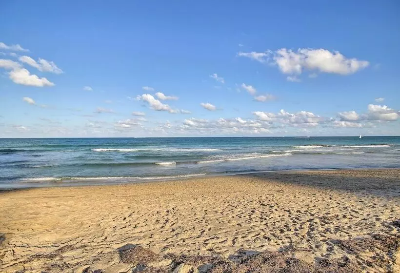 Riviera Beach Home W/ Pool   Walk To Beaches!