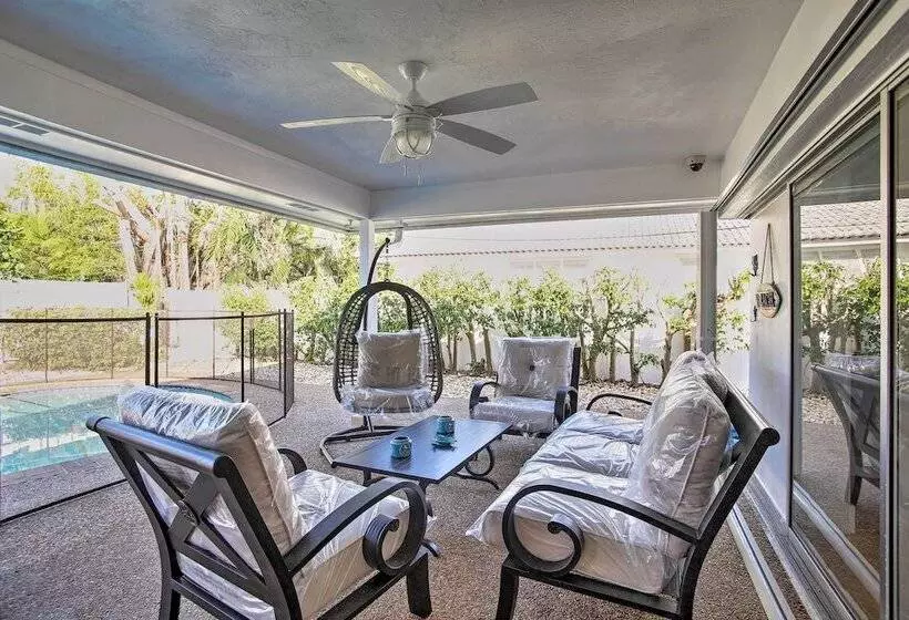 Riviera Beach Home W/ Pool   Walk To Beaches!