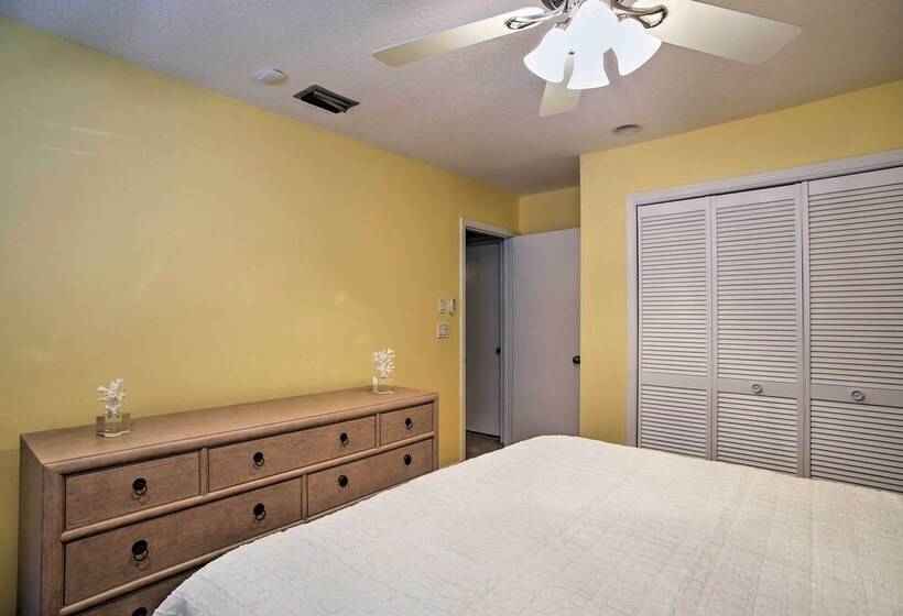 Riviera Beach Home W/ Pool Walk To Beaches!