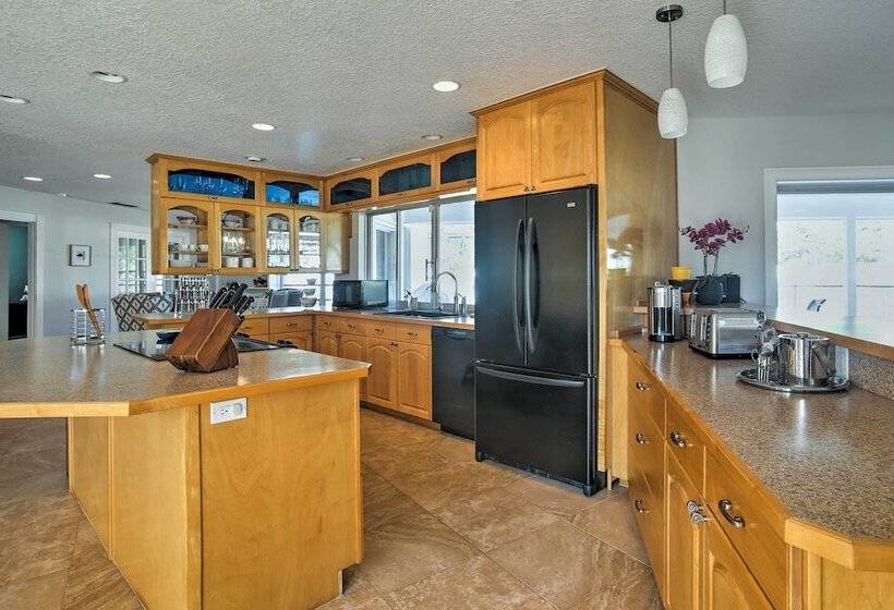 Riviera Beach Home W/ Pool Walk To Beaches!