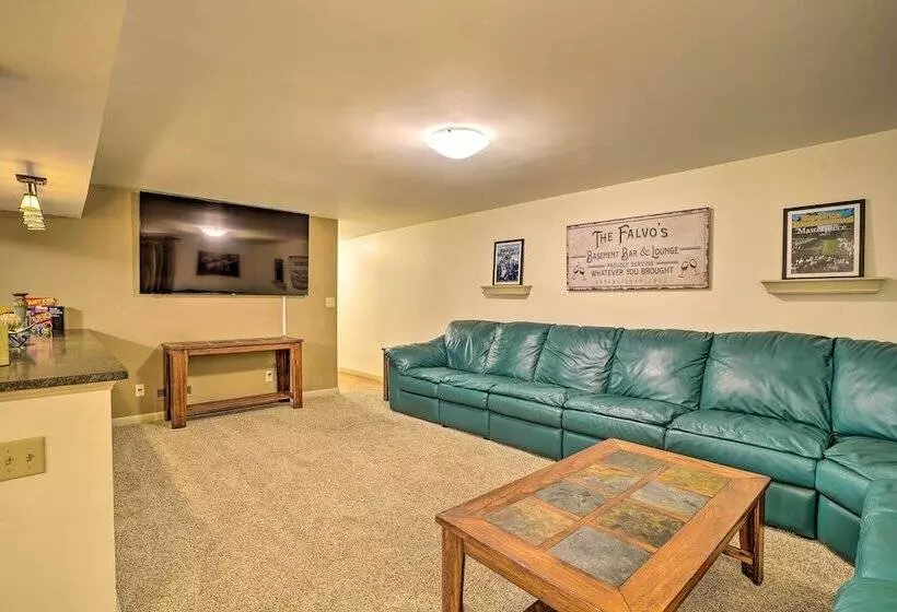 Spacious Oneida Retreat W/ Game Room!