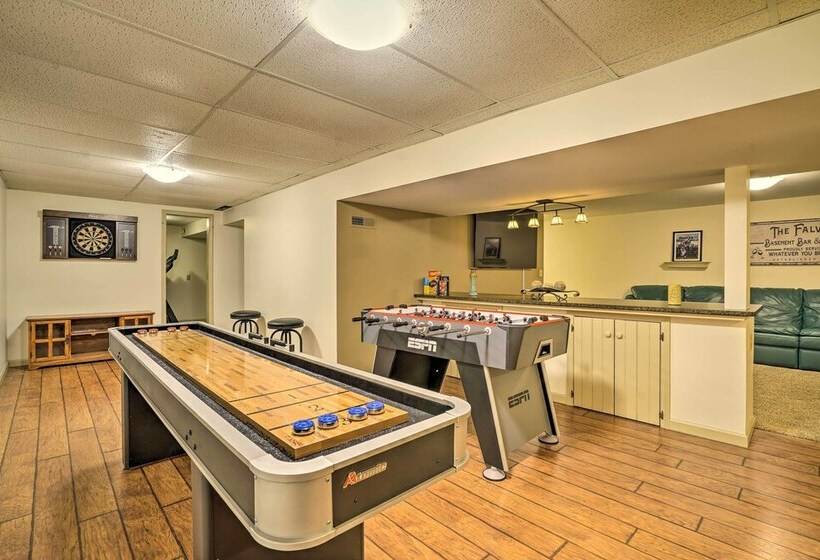 Spacious Oneida Retreat W/ Game Room!