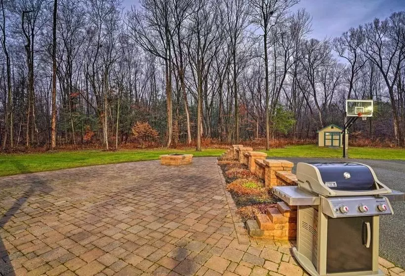 Spacious Oneida Retreat W/ Game Room!