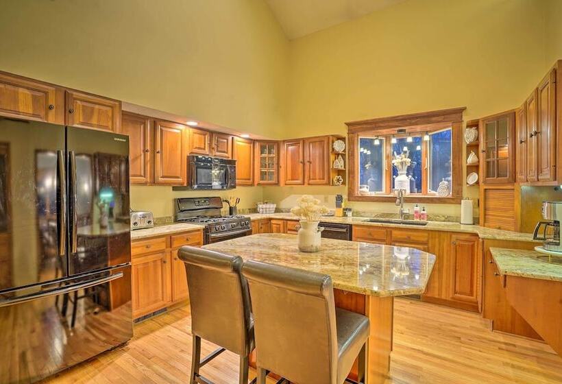 Spacious Oneida Retreat W/ Game Room!