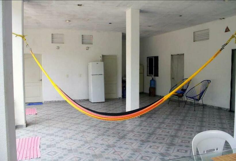 הוסטל Chentes Place