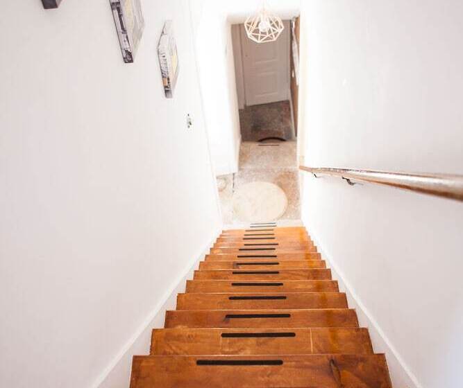 هاستل Lx Center Chiado