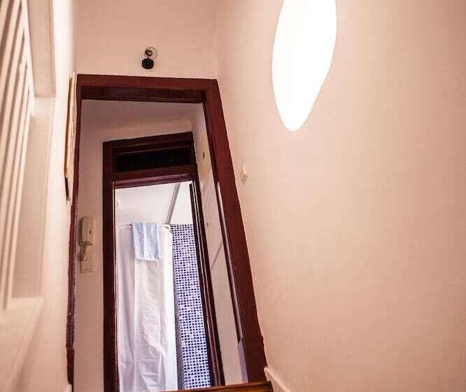 هاستل Lx Center Chiado