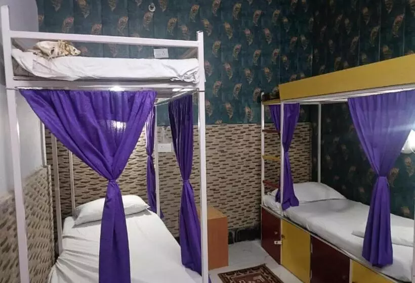 Hotelli Goroomgo Mohit Paying Guest House Varanasi