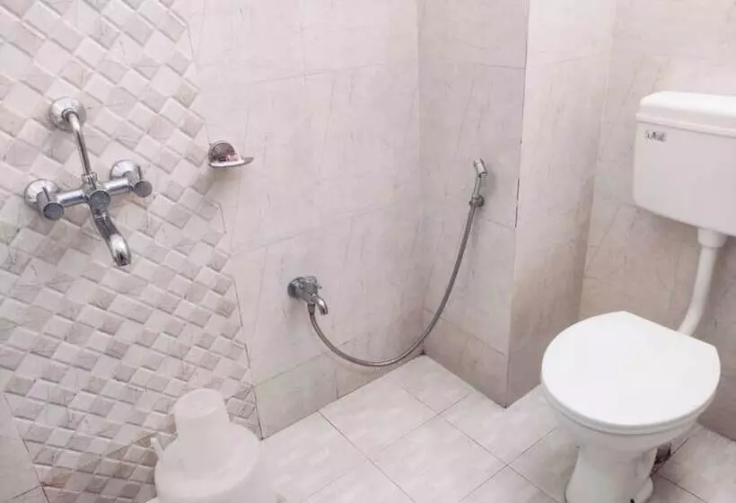 Hotelli Goroomgo Mohit Paying Guest House Varanasi