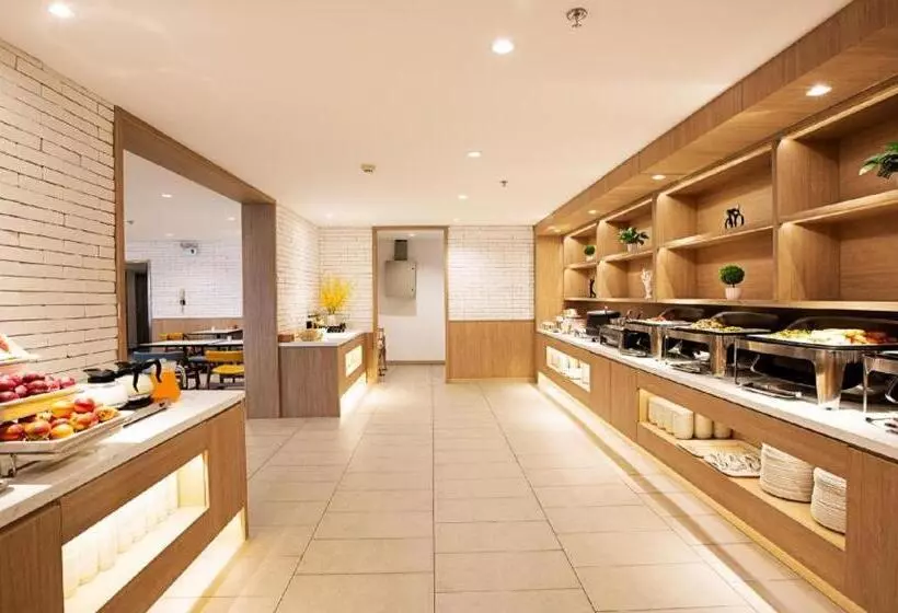 Hanting Premium Hotel Xinyang Railway Station