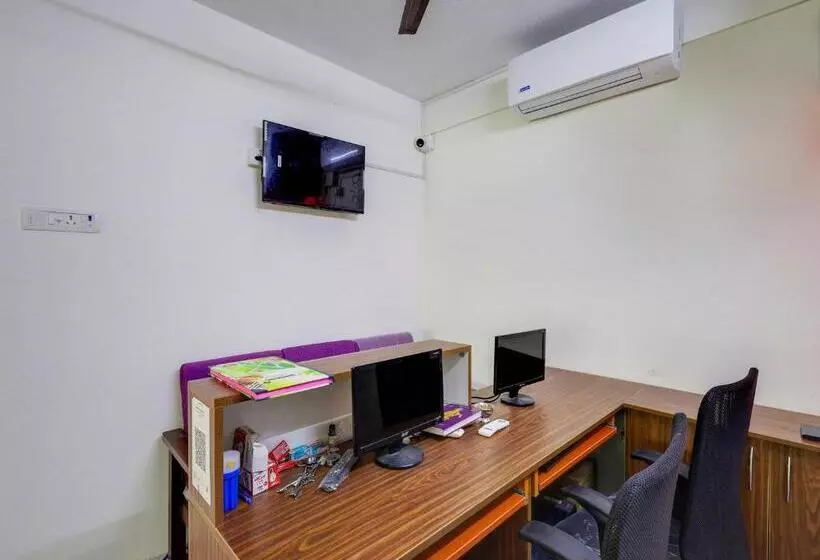 ホテル Oyo Flagship Srinivasa Residency
