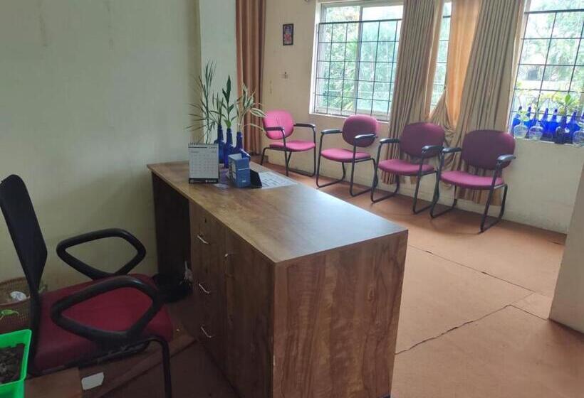 בית מלון כפרי Spot On Sb Guest House