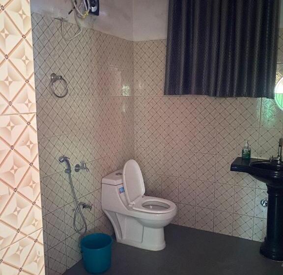 בית מלון כפרי Spot On Sb Guest House