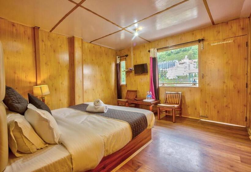 ホテル The Shivalaya Retreat   A River Side Resort