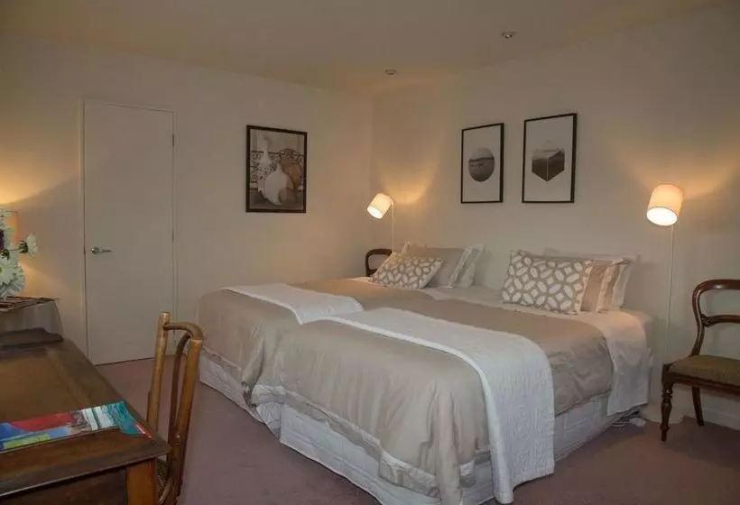 40 Thornycroft Street Bed And Breakfast