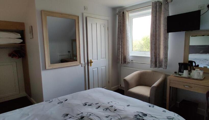 مبيت وإفطار Aaron Lodge Guest House