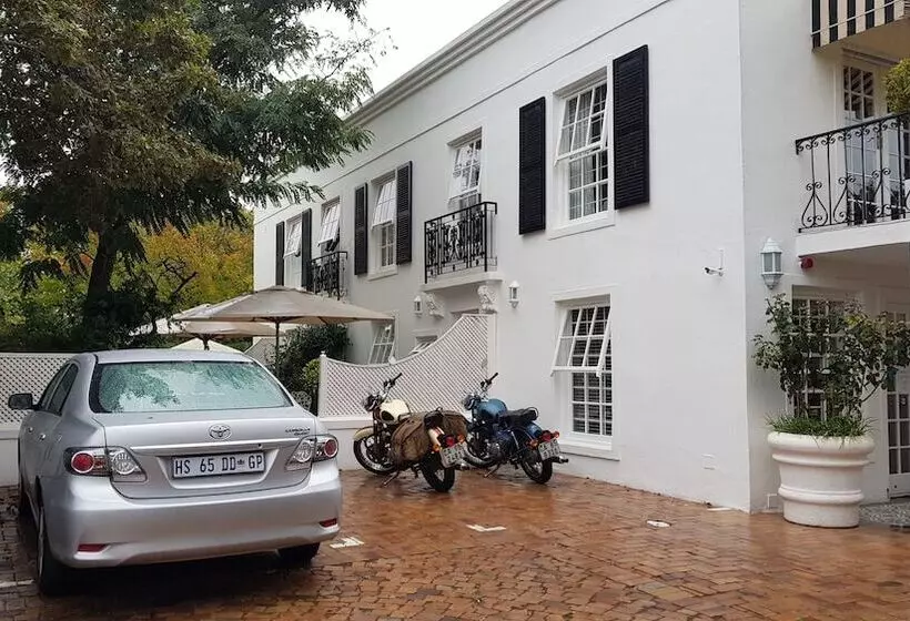تختخواب و صبحانه Maison Chablis Guest House