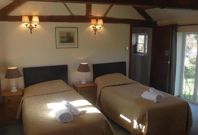 פונדק The Red Lion