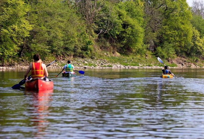 פונדק The Red Lion