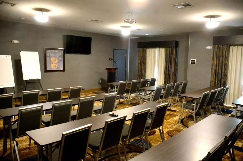 ホテル Del Mar Airport Inn & Suites